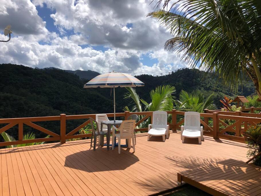 فيلا Casa Nas Montanhas Em دومينغوس مارتينز المظهر الخارجي الصورة