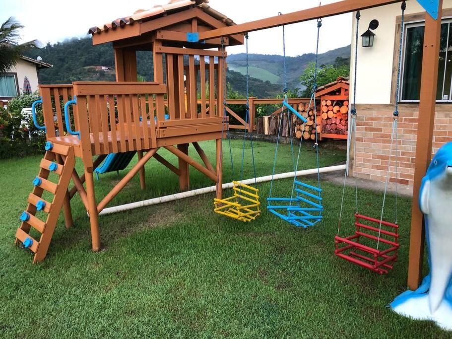 فيلا Casa Nas Montanhas Em دومينغوس مارتينز المظهر الخارجي الصورة